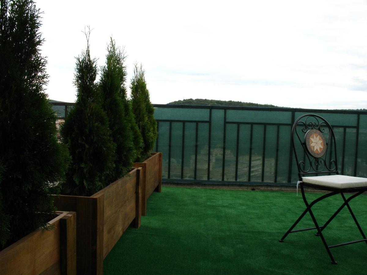 Leon Rent Studio 8 Veliko Tŭrnovo Exterior photo