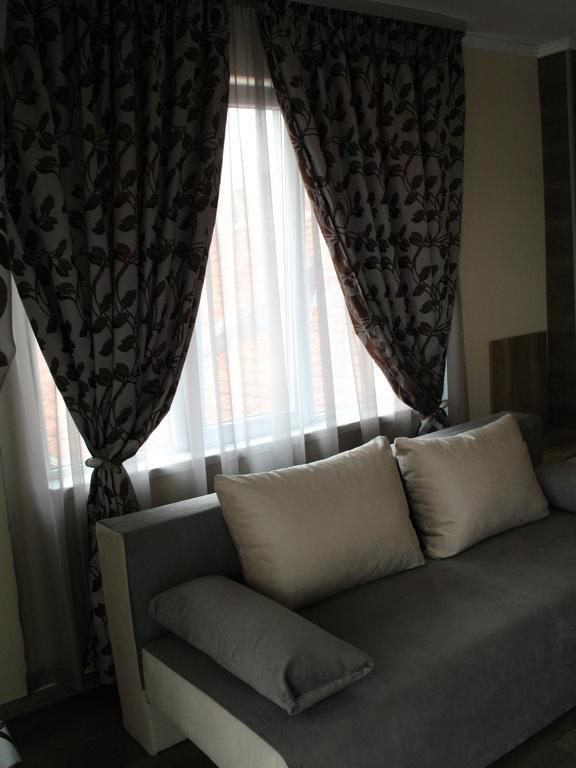 Leon Rent Studio 8 Veliko Tŭrnovo Exterior photo