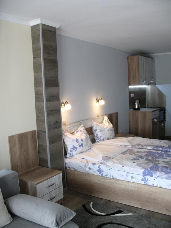 Leon Rent Studio 8 Veliko Tŭrnovo Exterior photo