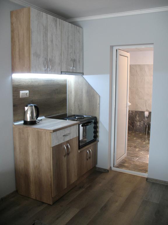 Leon Rent Studio 8 Veliko Tŭrnovo Exterior photo