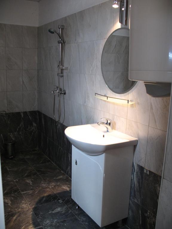 Leon Rent Studio 8 Veliko Tŭrnovo Exterior photo